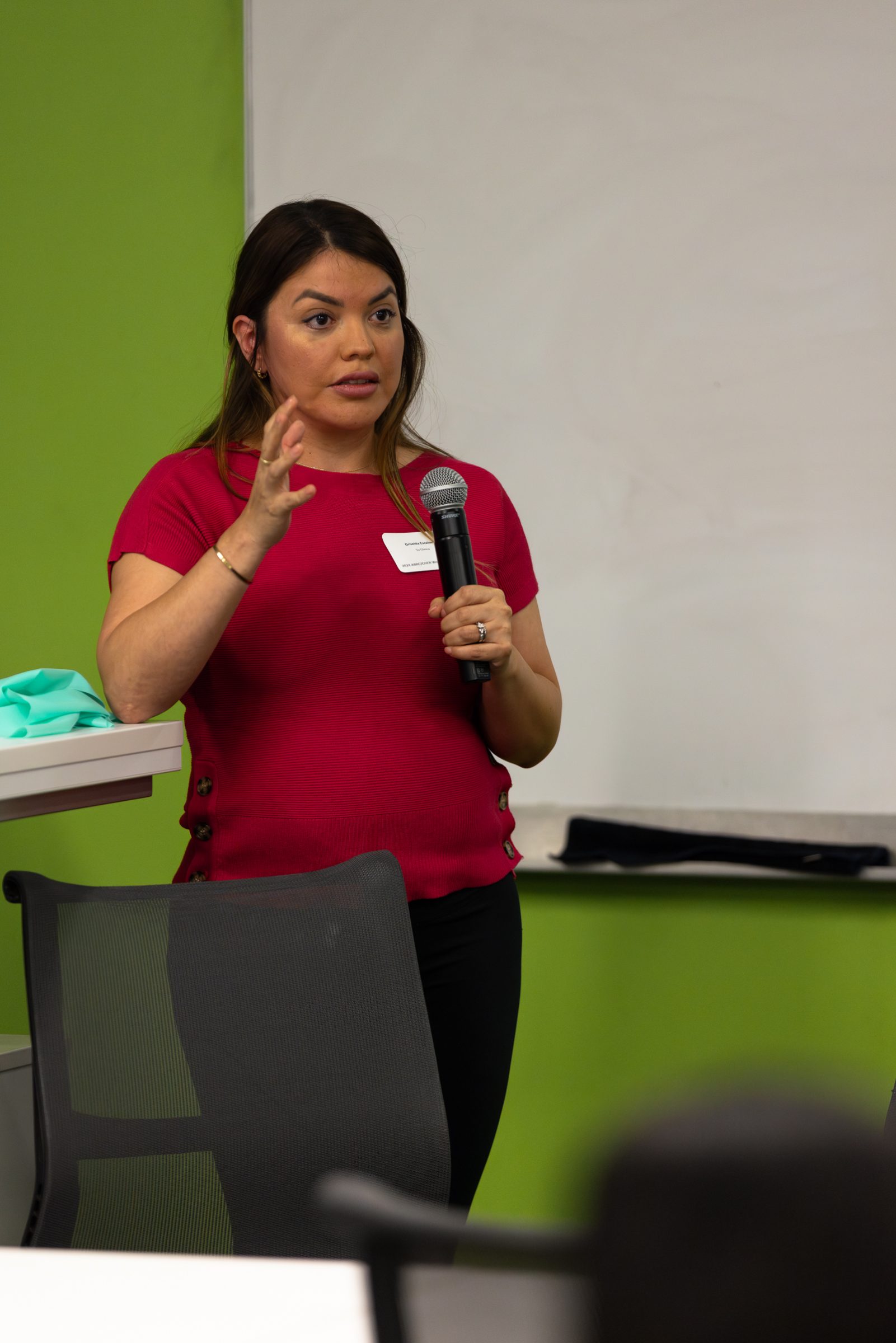 Griselda Escalon speaking about addressing burnout at Su Clinica.