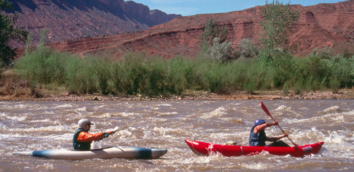 Kayaking_on_the_Colorado-ek