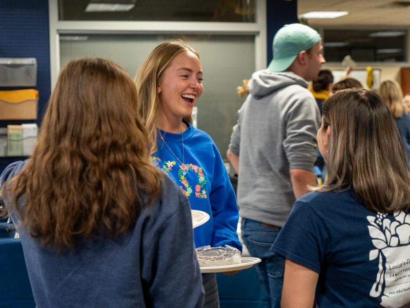 stuidents talking in the get involved lounge
