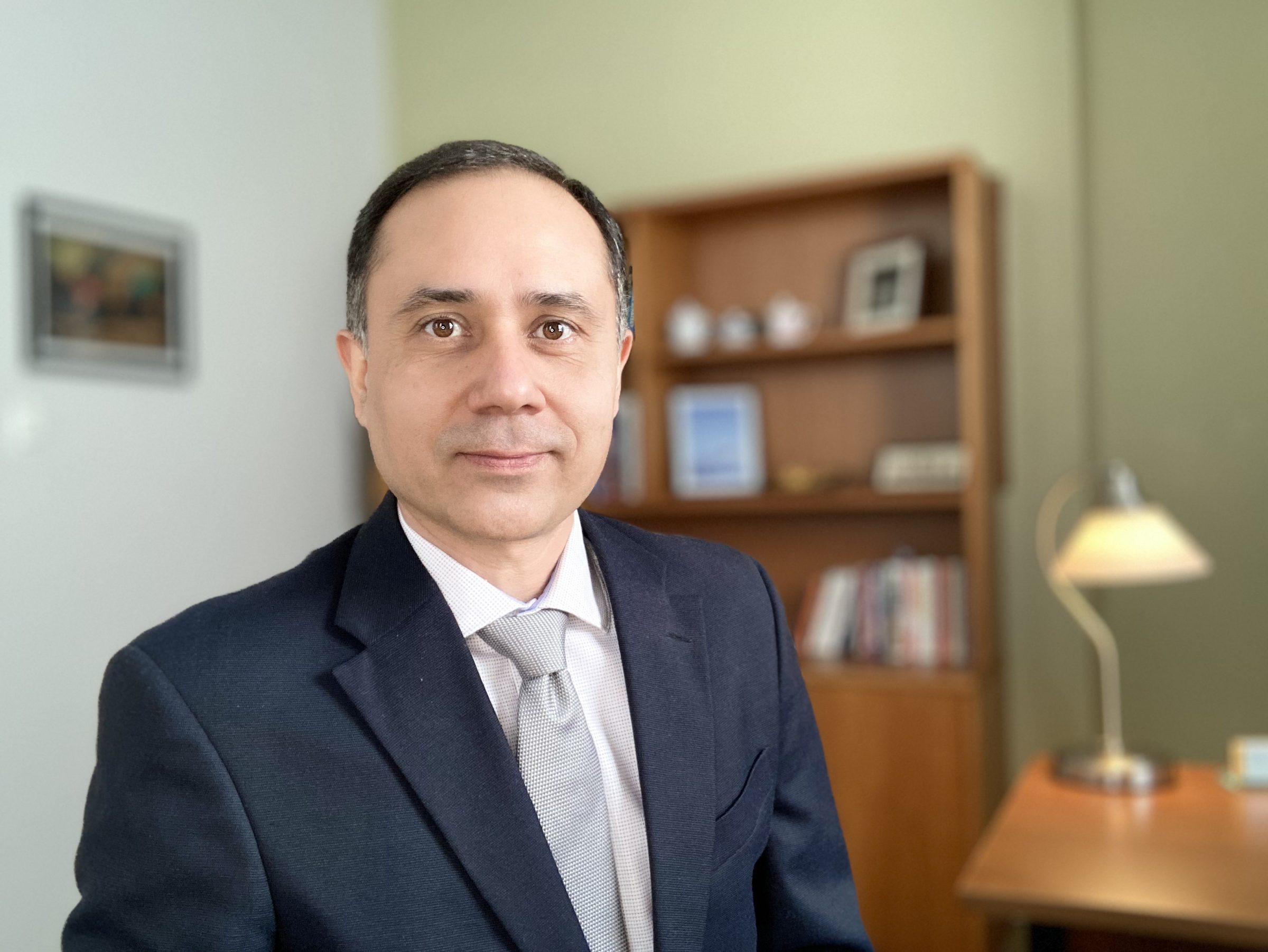 Cesar-Headshot-2021225