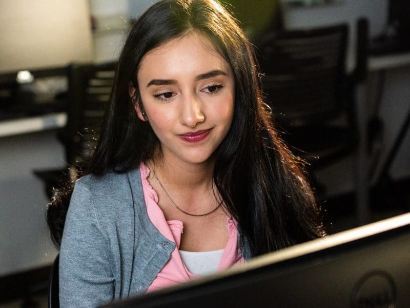 Mia Orneals working on research project