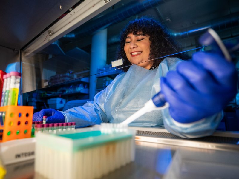 Kaitlyn Parra working in the PMI lab.