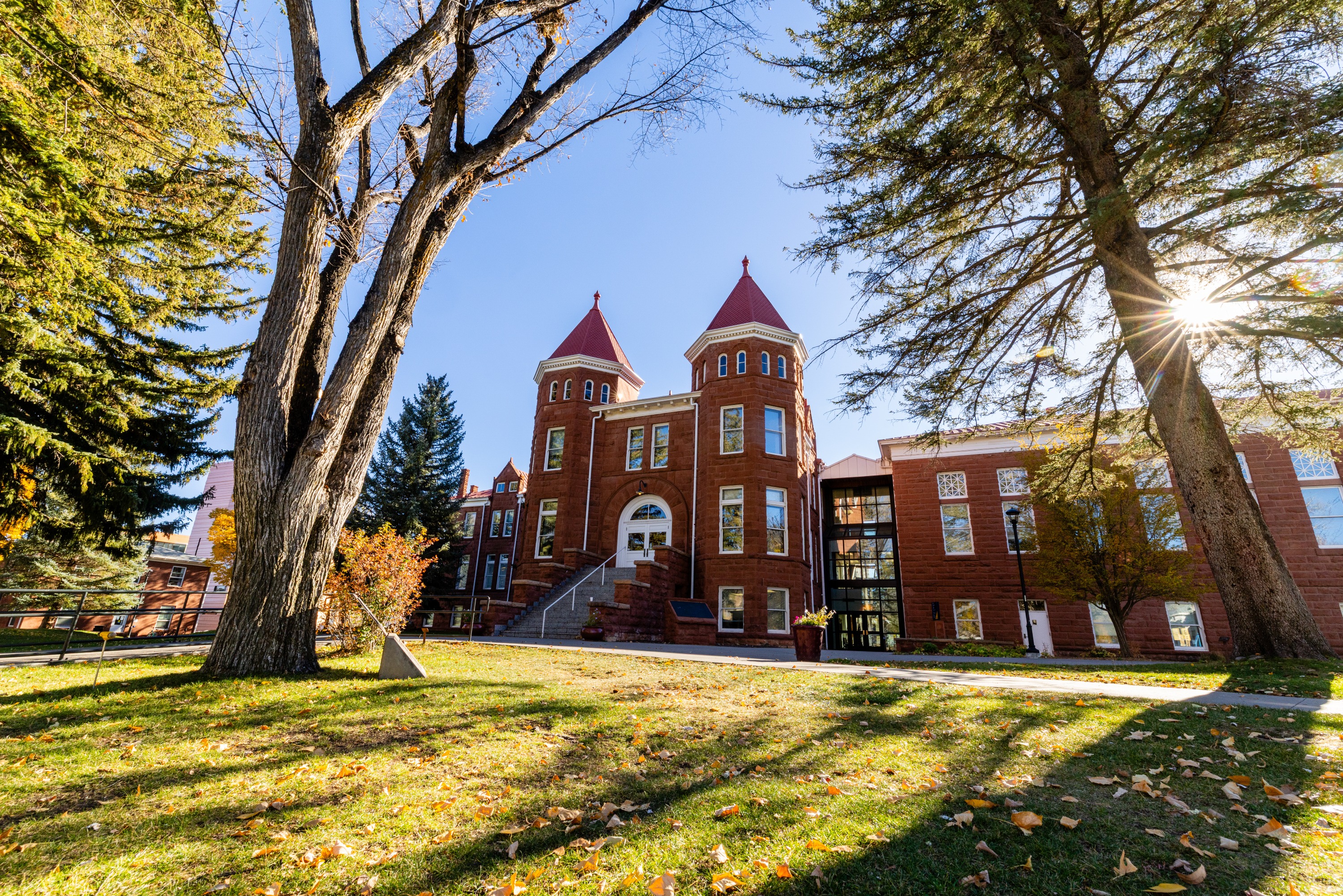 1667_old_main_20251110-edited