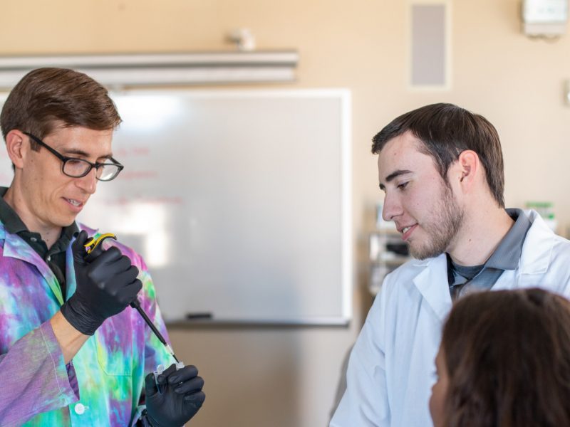 Students in N A U&ndash;Yuma genetics lab.