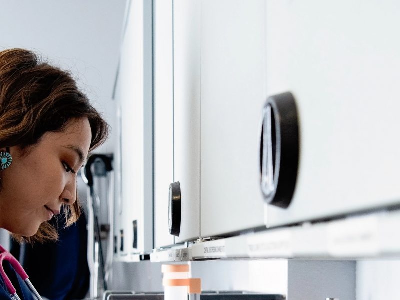 N A U&ndash;Yuma nursing student working in the lab.