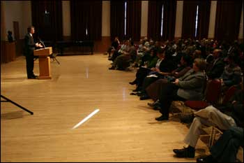 Shelton addresses campus