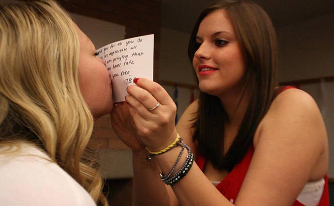 kisses