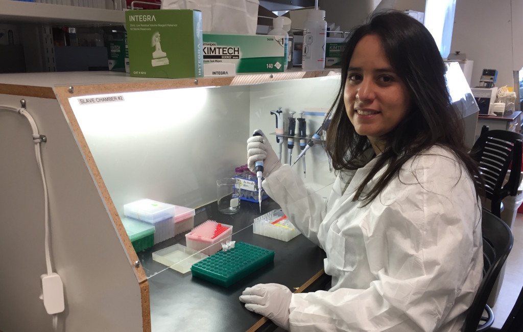 Veronica Barragan in the lab