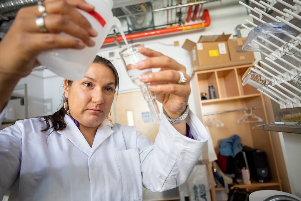 Naomi Lee in lab