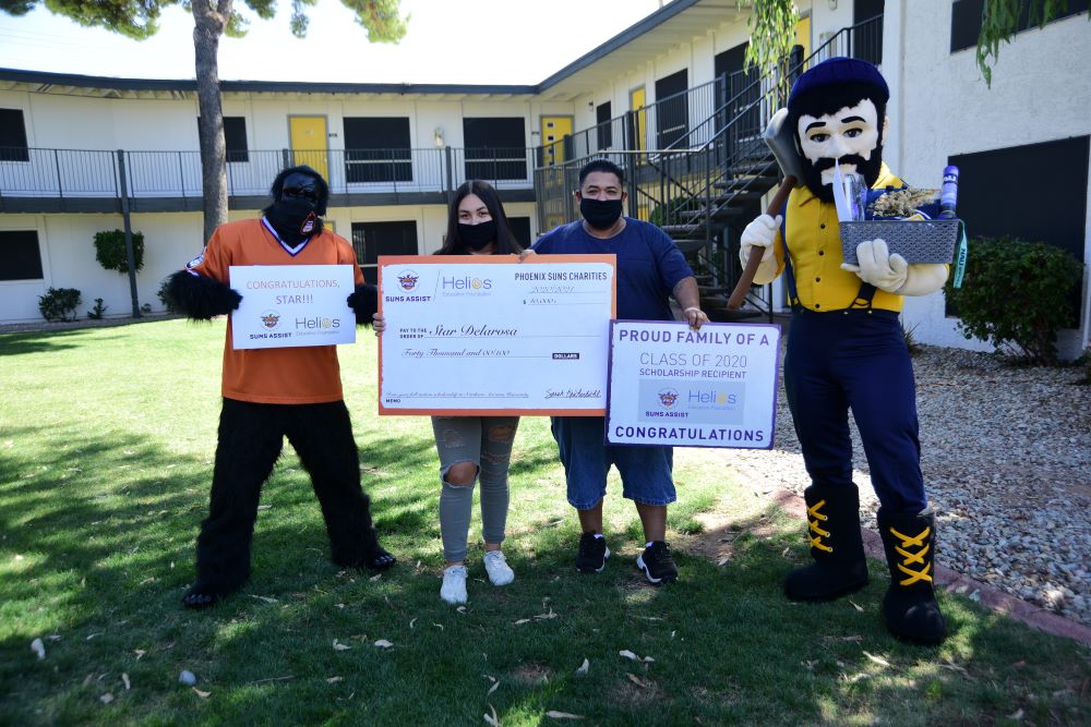 Star De La Rosa poses with father, Louie and Gorilla