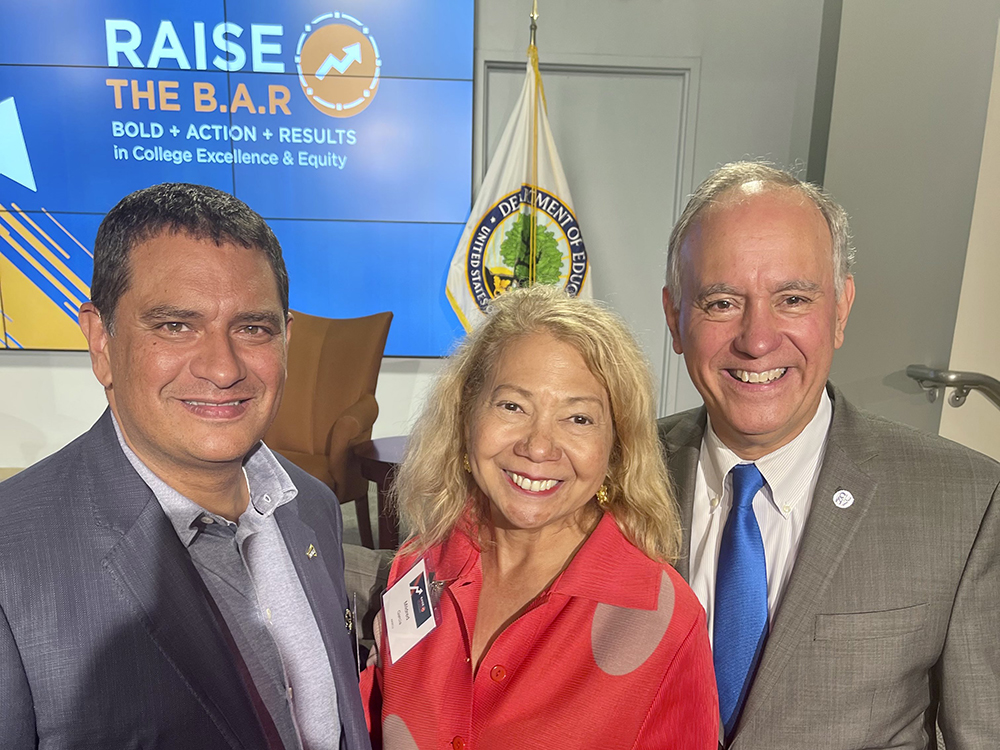 President Cruz Rivera, AASCU President Mildred García and CUNY chancellor Félix V. Matos Rodríguez