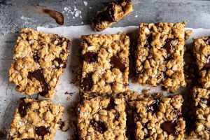 Healthier-Dark-Chocolate-Chunk-Oatmeal-Cookie-Bars
